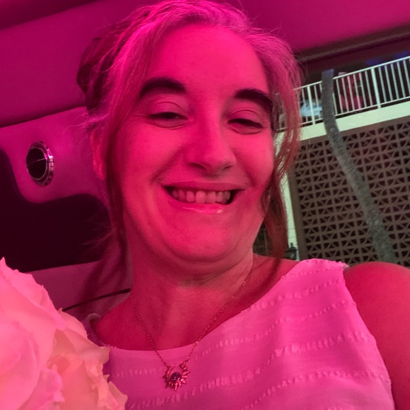 Meet your Posh Ambassador, Jennifer - Picture 11 of 13